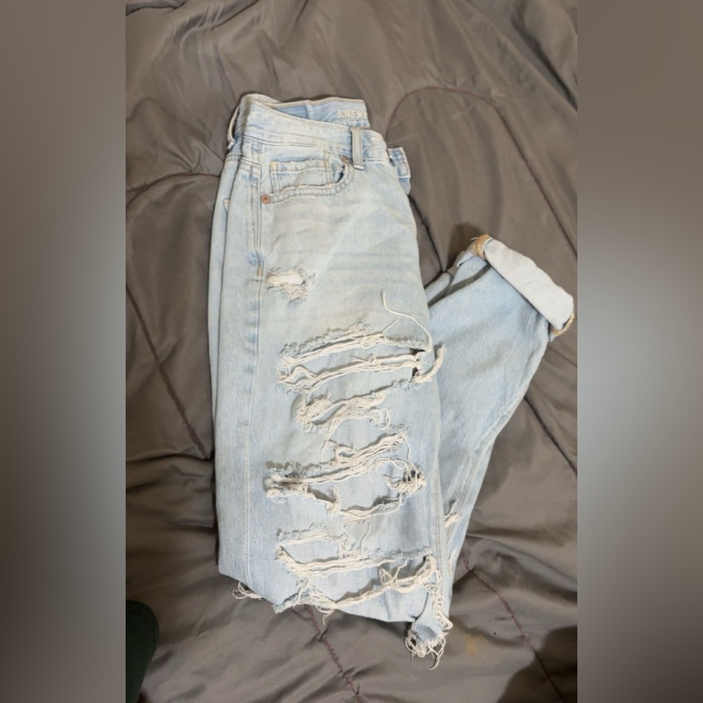 American Eagle Outfitters Light Blue Ripped Mom Jeans